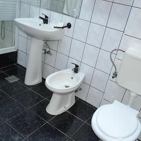 Πανσιόν Casa Vinga - Restaurant&jacuzzi Poiana Brasov